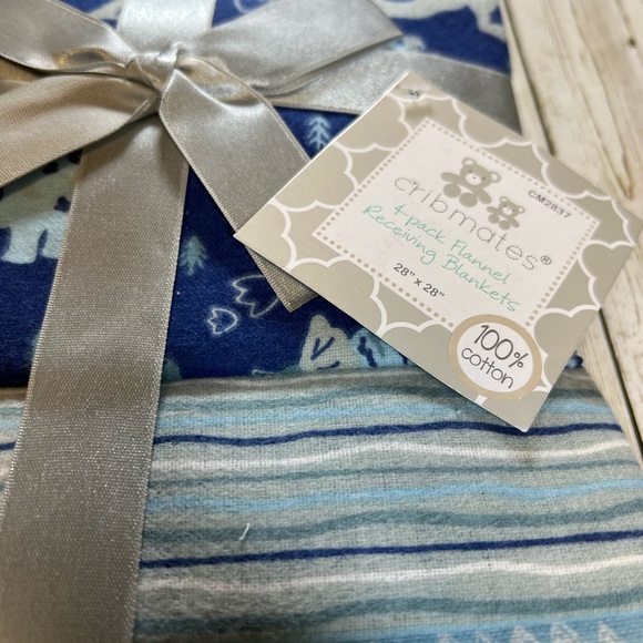 100% COTTON 4 PACK RECEIVING BLANKETS( DINOSAURS ,STRIPES, TRIANGLES) - Picture 6 of 8